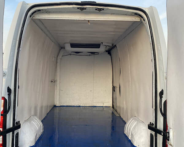 Белый Рено Мастер, объемом двигателя 2.3 л и пробегом 423 тыс. км за 17700 $, фото 9 на Automoto.ua
