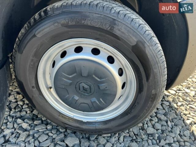 Білий Рено Мастєр, об'ємом двигуна 2.3 л та пробігом 310 тис. км за 23000 $, фото 38 на Automoto.ua