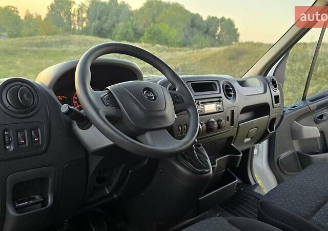 Белый Рено Мастер, объемом двигателя 2.3 л и пробегом 189 тыс. км за 19500 $, фото 17 на Automoto.ua