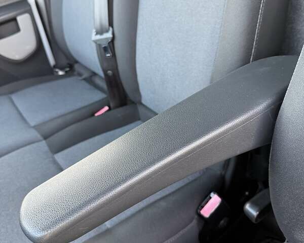 Белый Рено Мастер, объемом двигателя 2.3 л и пробегом 278 тыс. км за 21499 $, фото 37 на Automoto.ua