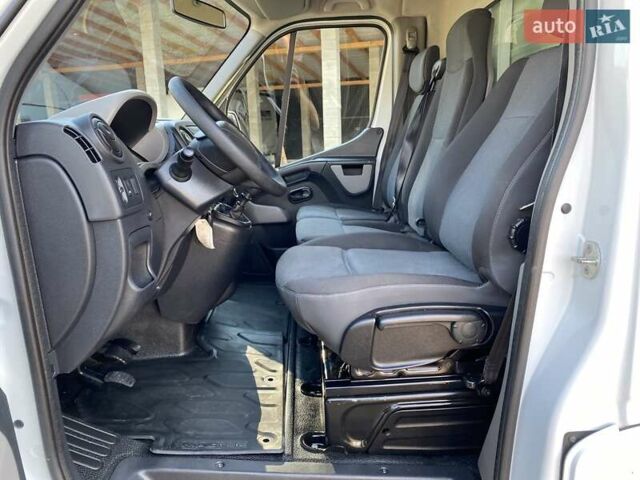 Белый Рено Мастер, объемом двигателя 2.3 л и пробегом 170 тыс. км за 18350 $, фото 33 на Automoto.ua