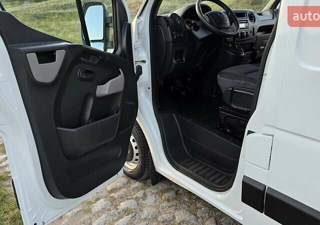 Белый Рено Мастер, объемом двигателя 2.3 л и пробегом 189 тыс. км за 19500 $, фото 12 на Automoto.ua