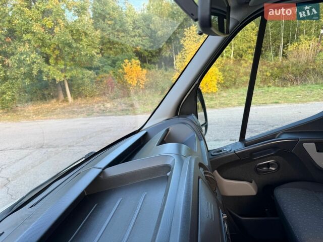 Білий Рено Мастєр, об'ємом двигуна 2.3 л та пробігом 258 тис. км за 18800 $, фото 81 на Automoto.ua