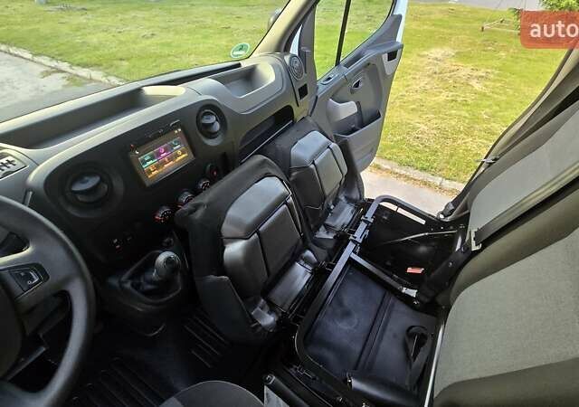 Белый Рено Мастер, объемом двигателя 2.3 л и пробегом 178 тыс. км за 21700 $, фото 25 на Automoto.ua