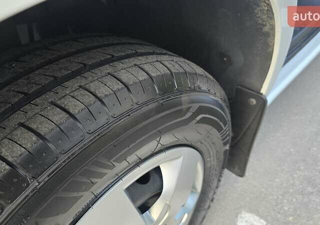 Белый Рено Мастер, объемом двигателя 2.3 л и пробегом 178 тыс. км за 21700 $, фото 8 на Automoto.ua