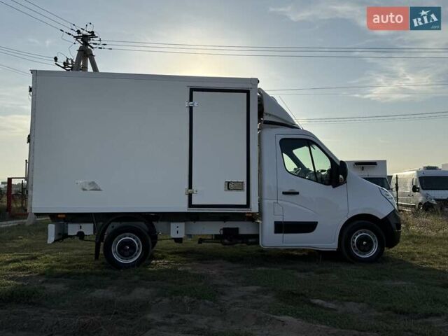 Белый Рено Мастер, объемом двигателя 2.3 л и пробегом 236 тыс. км за 21800 $, фото 2 на Automoto.ua