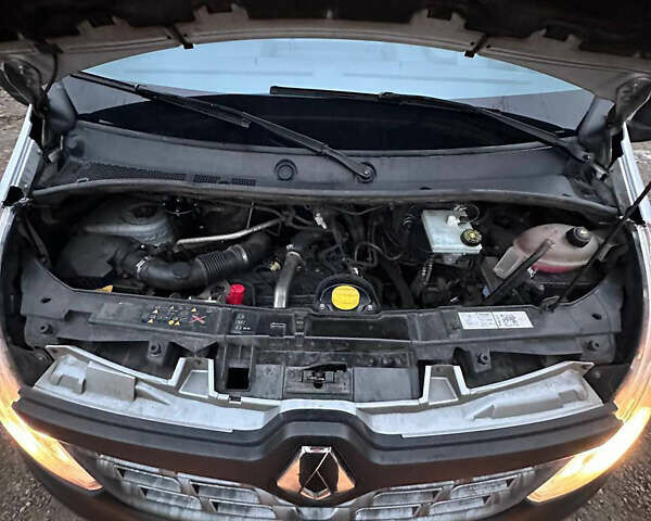 Белый Рено Мастер, объемом двигателя 2.3 л и пробегом 450 тыс. км за 26500 $, фото 24 на Automoto.ua