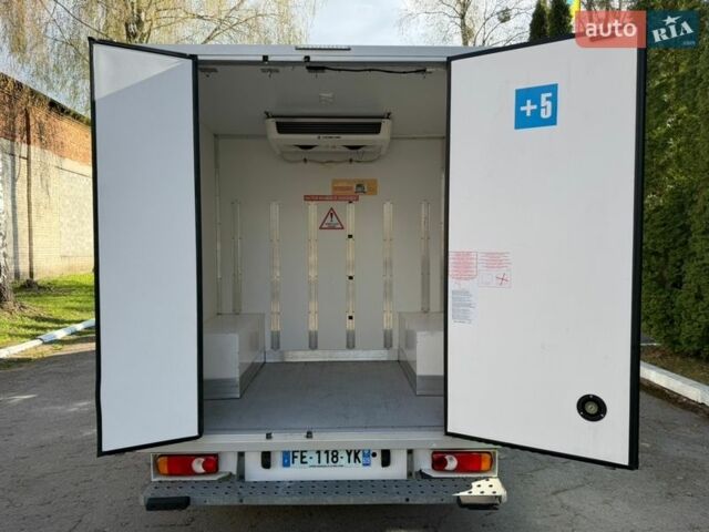 Белый Рено Мастер, объемом двигателя 2.3 л и пробегом 333 тыс. км за 18100 $, фото 24 на Automoto.ua