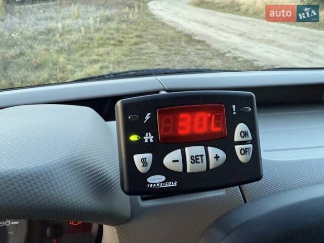 Белый Рено Мастер, объемом двигателя 2.3 л и пробегом 228 тыс. км за 20999 $, фото 24 на Automoto.ua