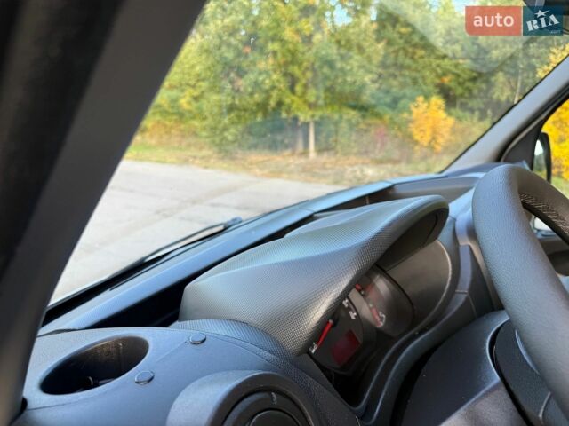 Білий Рено Мастєр, об'ємом двигуна 2.3 л та пробігом 258 тис. км за 18800 $, фото 79 на Automoto.ua