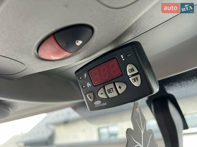 Белый Рено Мастер, объемом двигателя 2.3 л и пробегом 300 тыс. км за 20700 $, фото 35 на Automoto.ua
