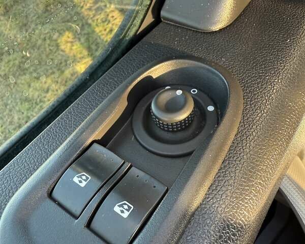 Белый Рено Мастер, объемом двигателя 2.3 л и пробегом 278 тыс. км за 21499 $, фото 42 на Automoto.ua