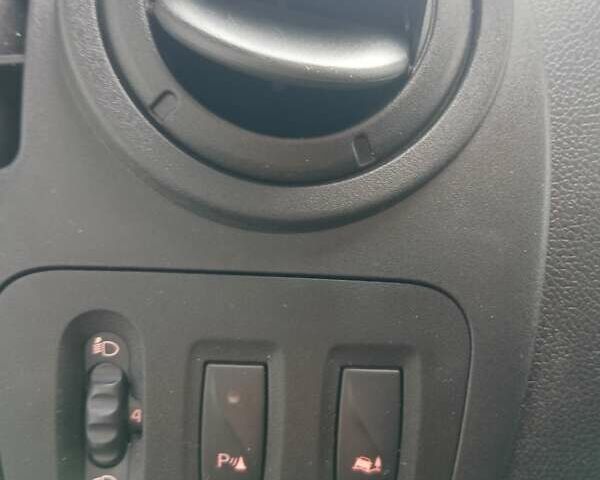 Белый Рено Мастер, объемом двигателя 0 л и пробегом 186 тыс. км за 20600 $, фото 2 на Automoto.ua