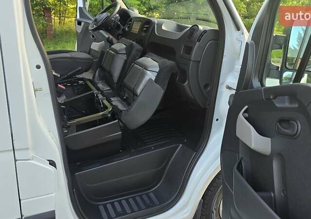 Белый Рено Мастер, объемом двигателя 2.3 л и пробегом 178 тыс. км за 21700 $, фото 28 на Automoto.ua