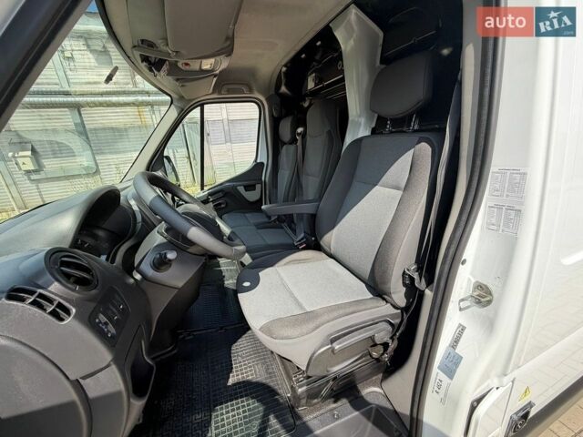 Белый Рено Мастер, объемом двигателя 2.3 л и пробегом 298 тыс. км за 17950 $, фото 33 на Automoto.ua