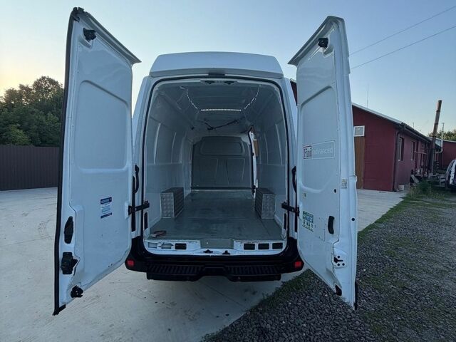 Белый Рено Мастер, объемом двигателя 2.3 л и пробегом 370 тыс. км за 16500 $, фото 10 на Automoto.ua