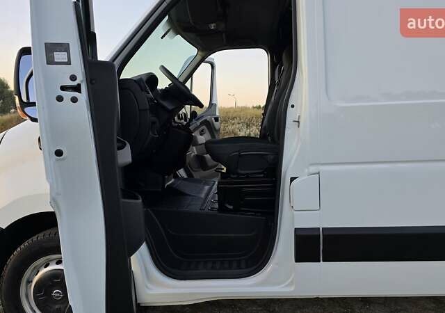 Белый Рено Мастер, объемом двигателя 2.3 л и пробегом 189 тыс. км за 19500 $, фото 22 на Automoto.ua