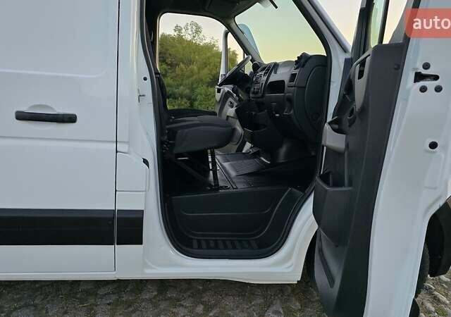 Белый Рено Мастер, объемом двигателя 2.3 л и пробегом 189 тыс. км за 19500 $, фото 23 на Automoto.ua