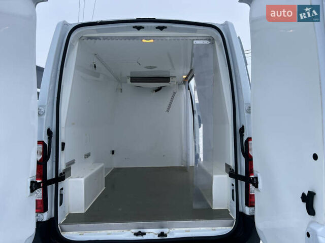 Белый Рено Мастер, объемом двигателя 2.3 л и пробегом 186 тыс. км за 17350 $, фото 16 на Automoto.ua