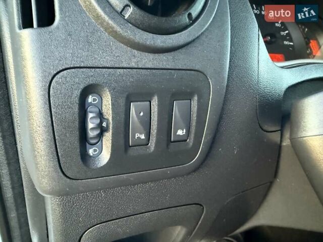 Белый Рено Мастер, объемом двигателя 2.3 л и пробегом 228 тыс. км за 20999 $, фото 32 на Automoto.ua