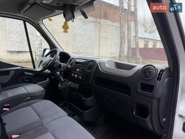 Белый Рено Мастер, объемом двигателя 2.3 л и пробегом 172 тыс. км за 18300 $, фото 49 на Automoto.ua