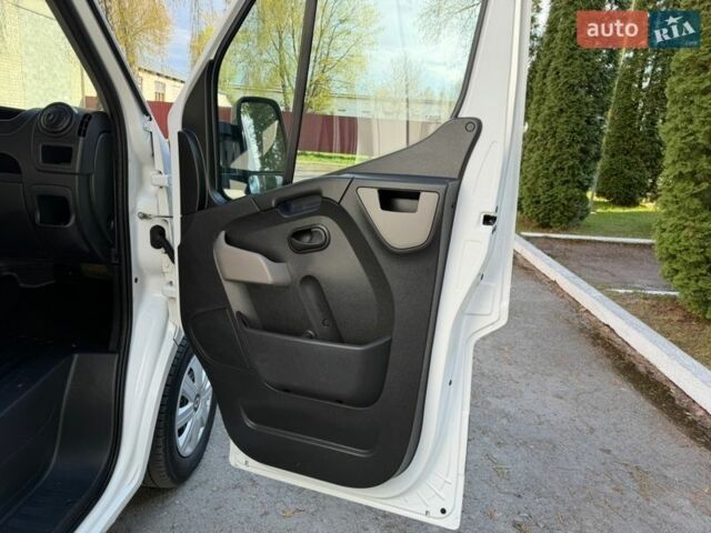 Белый Рено Мастер, объемом двигателя 2.3 л и пробегом 333 тыс. км за 18100 $, фото 48 на Automoto.ua