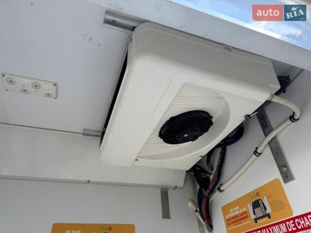 Белый Рено Мастер, объемом двигателя 2.3 л и пробегом 333 тыс. км за 18100 $, фото 20 на Automoto.ua