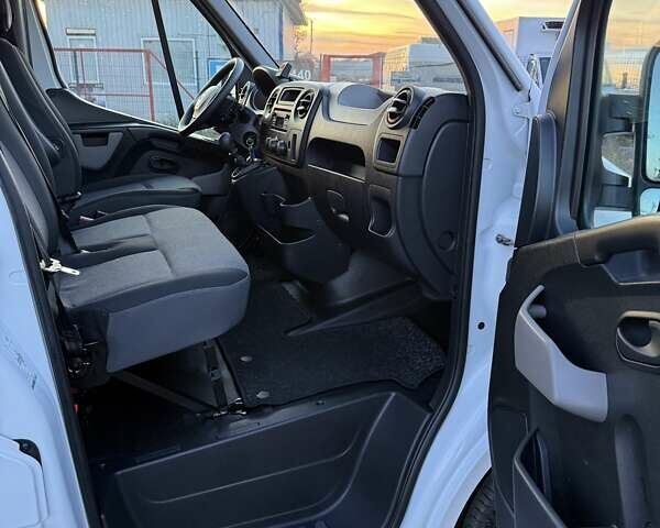 Белый Рено Мастер, объемом двигателя 2.3 л и пробегом 228 тыс. км за 20999 $, фото 29 на Automoto.ua