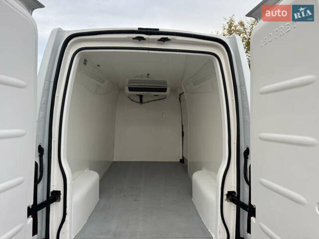 Белый Рено Мастер, объемом двигателя 2.3 л и пробегом 220 тыс. км за 21500 $, фото 7 на Automoto.ua