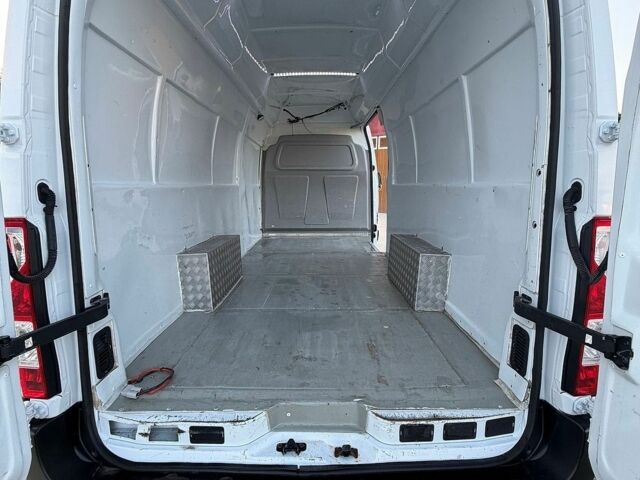 Белый Рено Мастер, объемом двигателя 2.3 л и пробегом 370 тыс. км за 16500 $, фото 9 на Automoto.ua