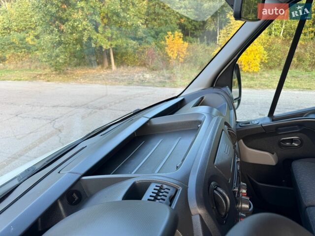 Білий Рено Мастєр, об'ємом двигуна 2.3 л та пробігом 258 тис. км за 18800 $, фото 80 на Automoto.ua