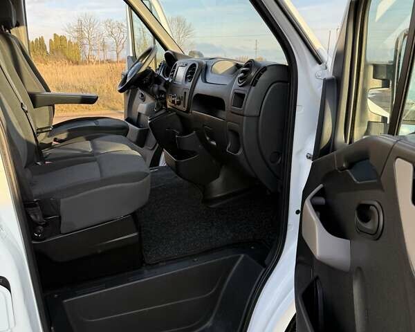 Белый Рено Мастер, объемом двигателя 2.3 л и пробегом 278 тыс. км за 21499 $, фото 32 на Automoto.ua