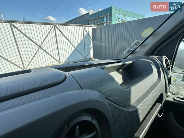 Белый Рено Мастер, объемом двигателя 2.3 л и пробегом 331 тыс. км за 15550 $, фото 12 на Automoto.ua