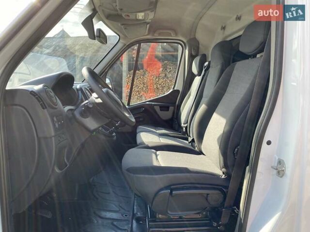 Белый Рено Мастер, объемом двигателя 2.3 л и пробегом 215 тыс. км за 17890 $, фото 37 на Automoto.ua