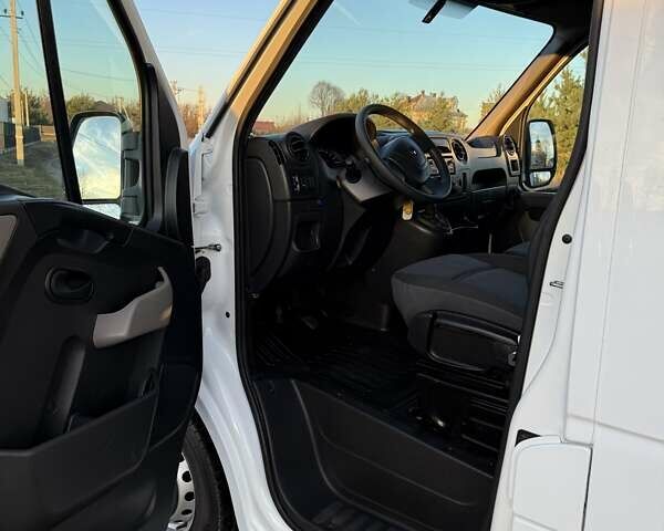 Белый Рено Мастер, объемом двигателя 2.3 л и пробегом 236 тыс. км за 21499 $, фото 25 на Automoto.ua