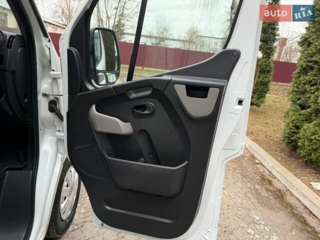 Белый Рено Мастер, объемом двигателя 2.3 л и пробегом 172 тыс. км за 18300 $, фото 45 на Automoto.ua