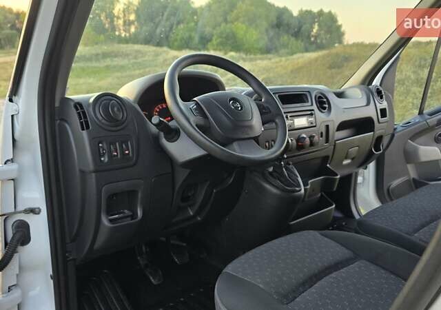 Белый Рено Мастер, объемом двигателя 2.3 л и пробегом 189 тыс. км за 19500 $, фото 14 на Automoto.ua