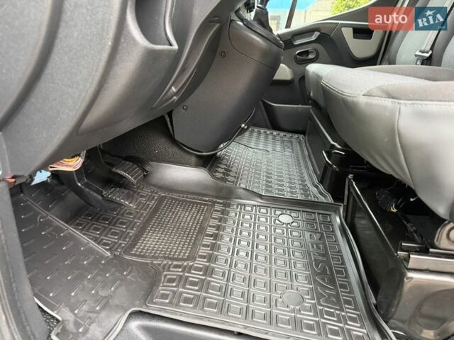 Белый Рено Мастер, объемом двигателя 2.3 л и пробегом 172 тыс. км за 18300 $, фото 33 на Automoto.ua