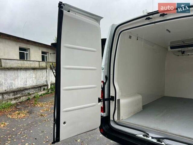 Белый Рено Мастер, объемом двигателя 2.3 л и пробегом 179 тыс. км за 21500 $, фото 30 на Automoto.ua