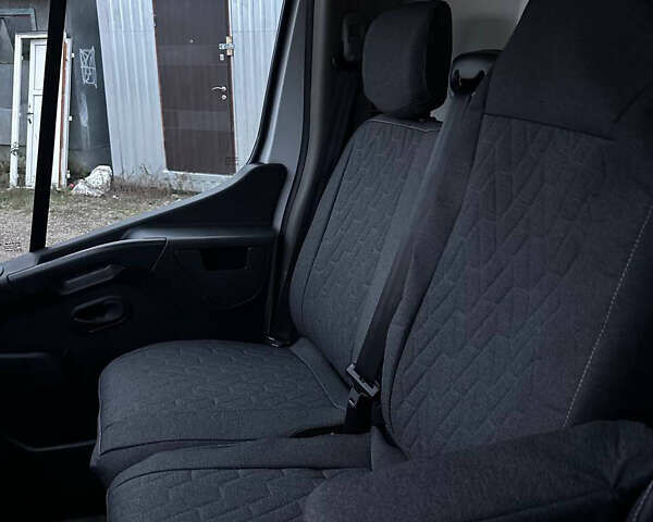 Белый Рено Мастер, объемом двигателя 2.3 л и пробегом 450 тыс. км за 26500 $, фото 29 на Automoto.ua