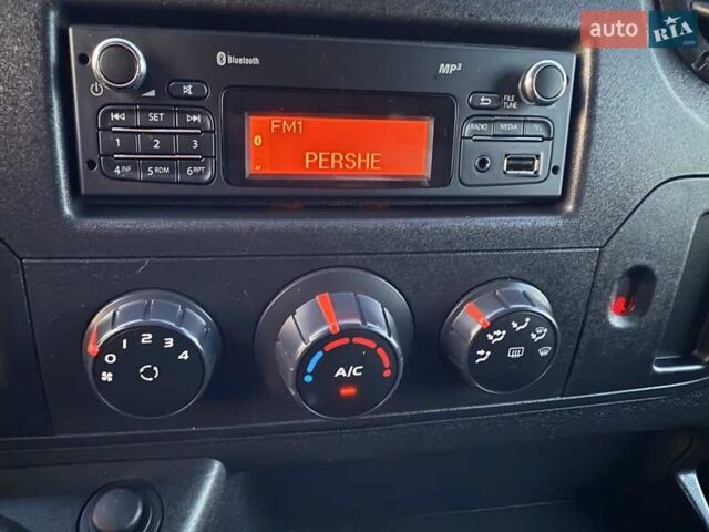 Белый Рено Мастер, объемом двигателя 2.3 л и пробегом 228 тыс. км за 20999 $, фото 30 на Automoto.ua