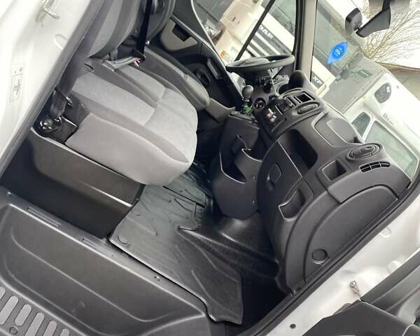 Белый Рено Мастер, объемом двигателя 2.3 л и пробегом 215 тыс. км за 17890 $, фото 32 на Automoto.ua