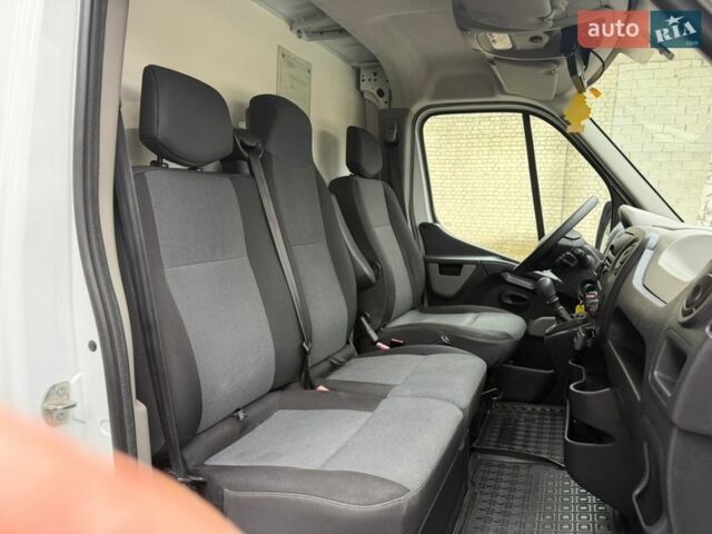Белый Рено Мастер, объемом двигателя 2.3 л и пробегом 172 тыс. км за 18300 $, фото 48 на Automoto.ua