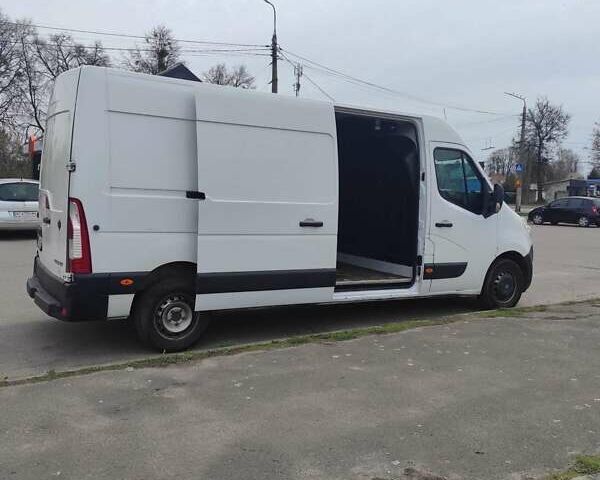 Белый Рено Мастер, объемом двигателя 2.3 л и пробегом 420 тыс. км за 14500 $, фото 1 на Automoto.ua
