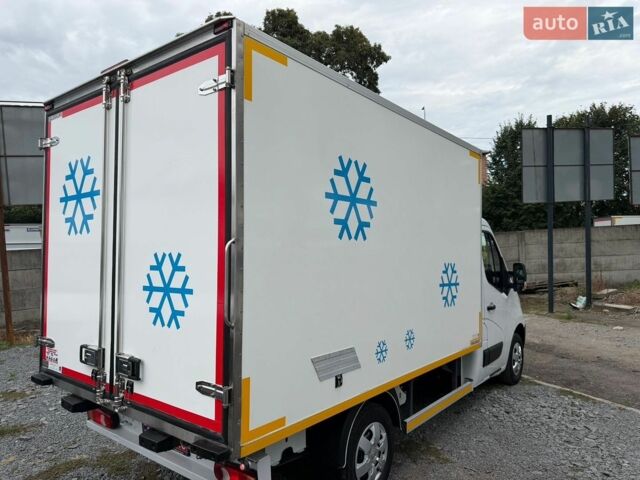Белый Рено Мастер, объемом двигателя 2.3 л и пробегом 235 тыс. км за 21900 $, фото 12 на Automoto.ua