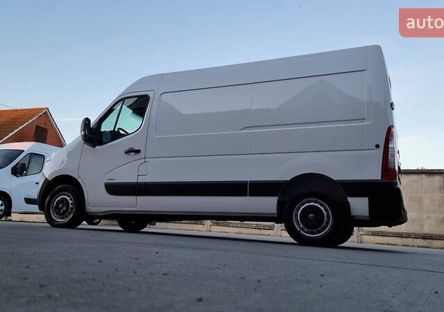 Белый Рено Мастер, объемом двигателя 2.3 л и пробегом 172 тыс. км за 18700 $, фото 5 на Automoto.ua