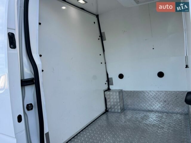 Білий Рено Мастєр, об'ємом двигуна 2.3 л та пробігом 220 тис. км за 18900 $, фото 19 на Automoto.ua