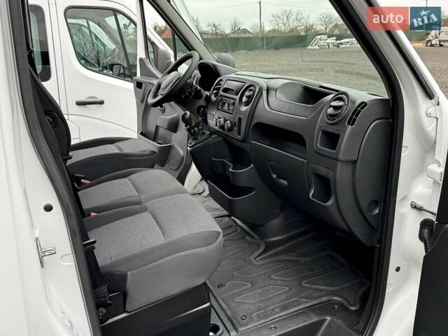 Белый Рено Мастер, объемом двигателя 2.3 л и пробегом 210 тыс. км за 18800 $, фото 23 на Automoto.ua