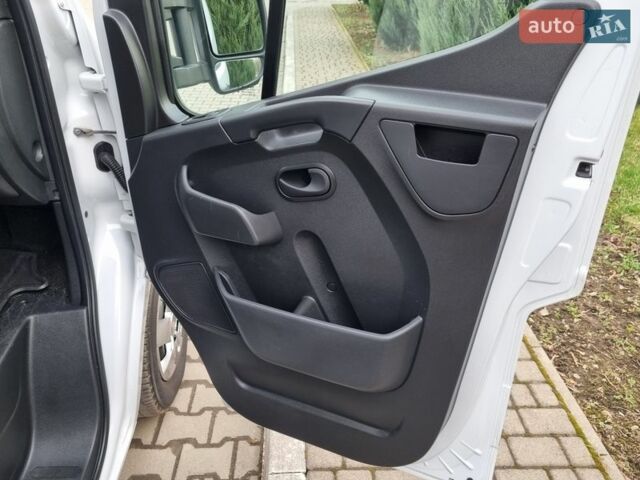 Білий Рено Мастєр, об'ємом двигуна 2.3 л та пробігом 254 тис. км за 23250 $, фото 58 на Automoto.ua