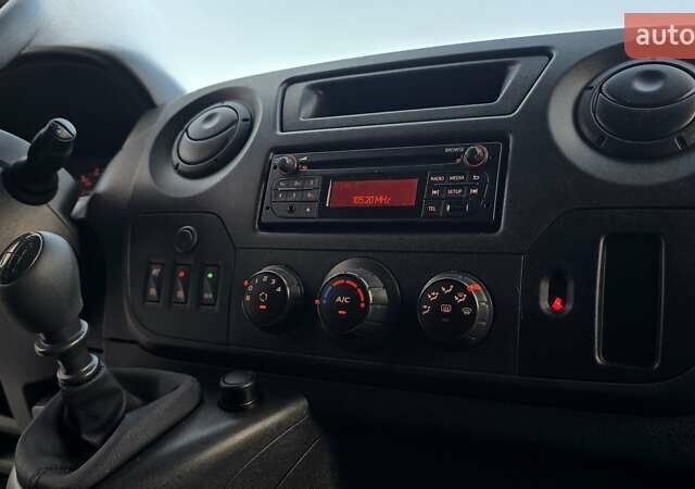 Белый Рено Мастер, объемом двигателя 2.3 л и пробегом 177 тыс. км за 21500 $, фото 7 на Automoto.ua